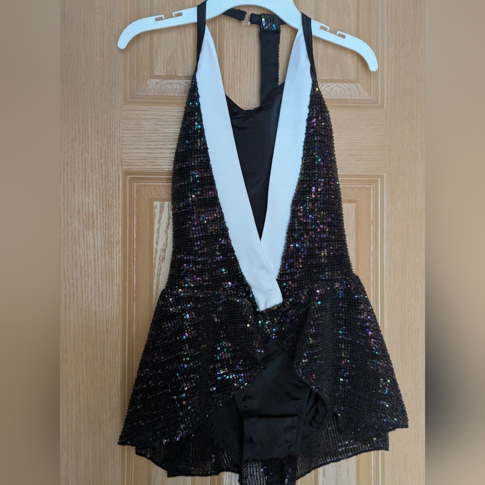 Weissman dance costume, black & white, sequined. Like new. Gorgeous on! Jazz/tap